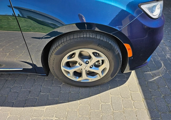 Chrysler Pacifica cena 240957 przebieg: 23283, rok produkcji 2022 z Sompolno małe 436